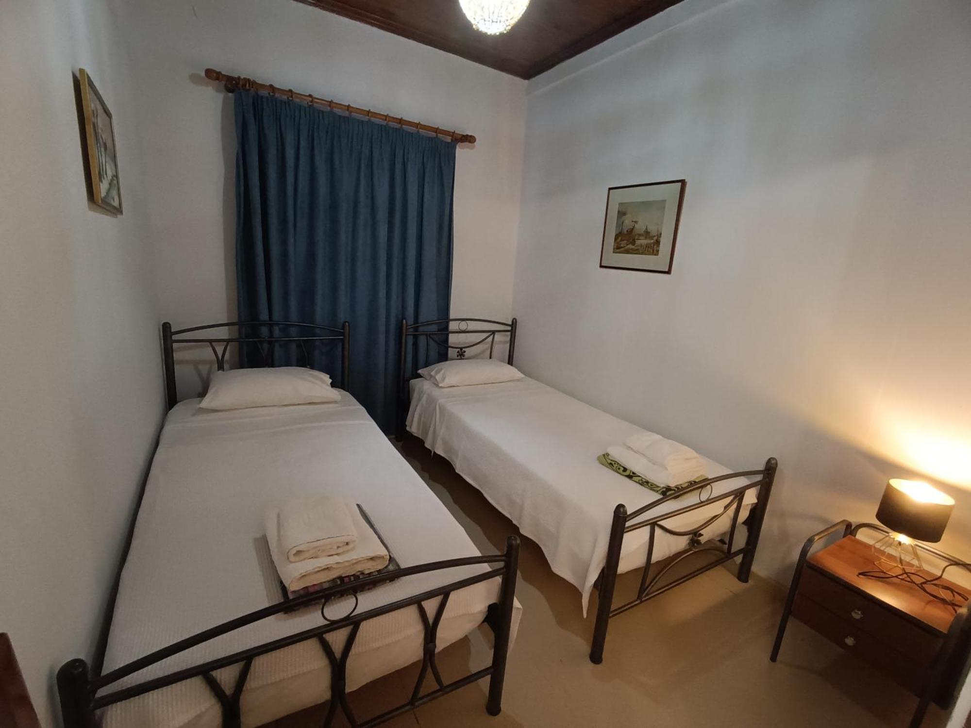 Rodomelo House With Terrace - 4 Bedrooms Leonídion Dış mekan fotoğraf