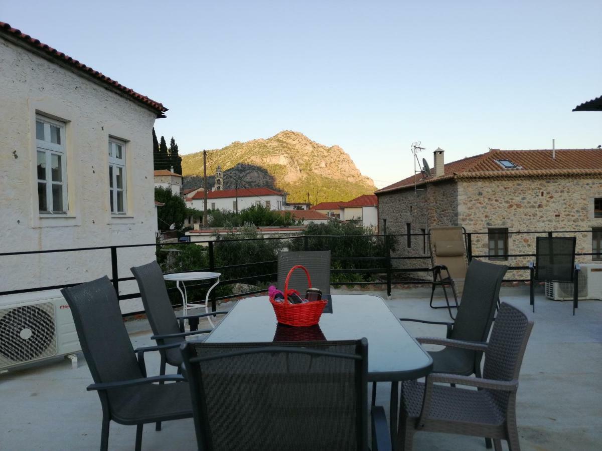 Rodomelo House With Terrace - 4 Bedrooms Leonídion Dış mekan fotoğraf